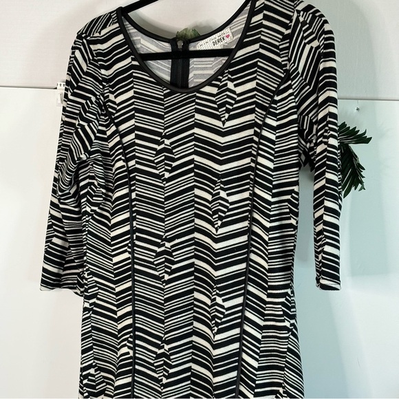 I’m in Love with Derek Women’s Black & White Large Dress! - Picture 3 of 11